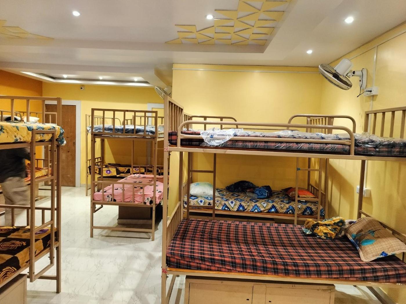 Sri Durga Jatri Nibasa Hostel Brahmapur ภายนอก รูปภาพ