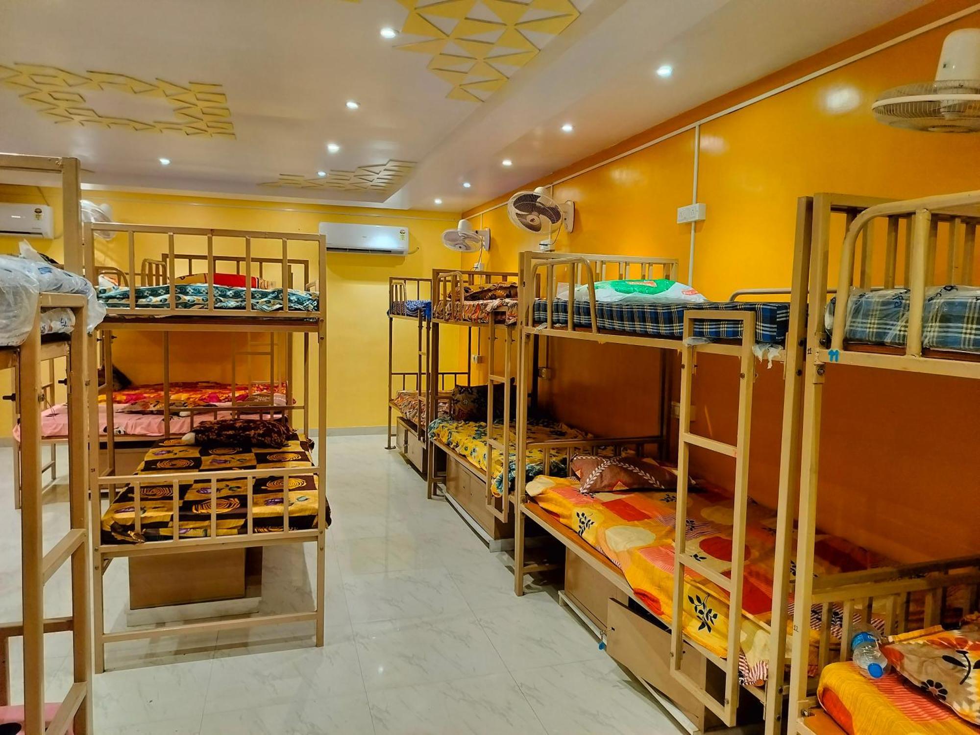 Sri Durga Jatri Nibasa Hostel Brahmapur ภายนอก รูปภาพ