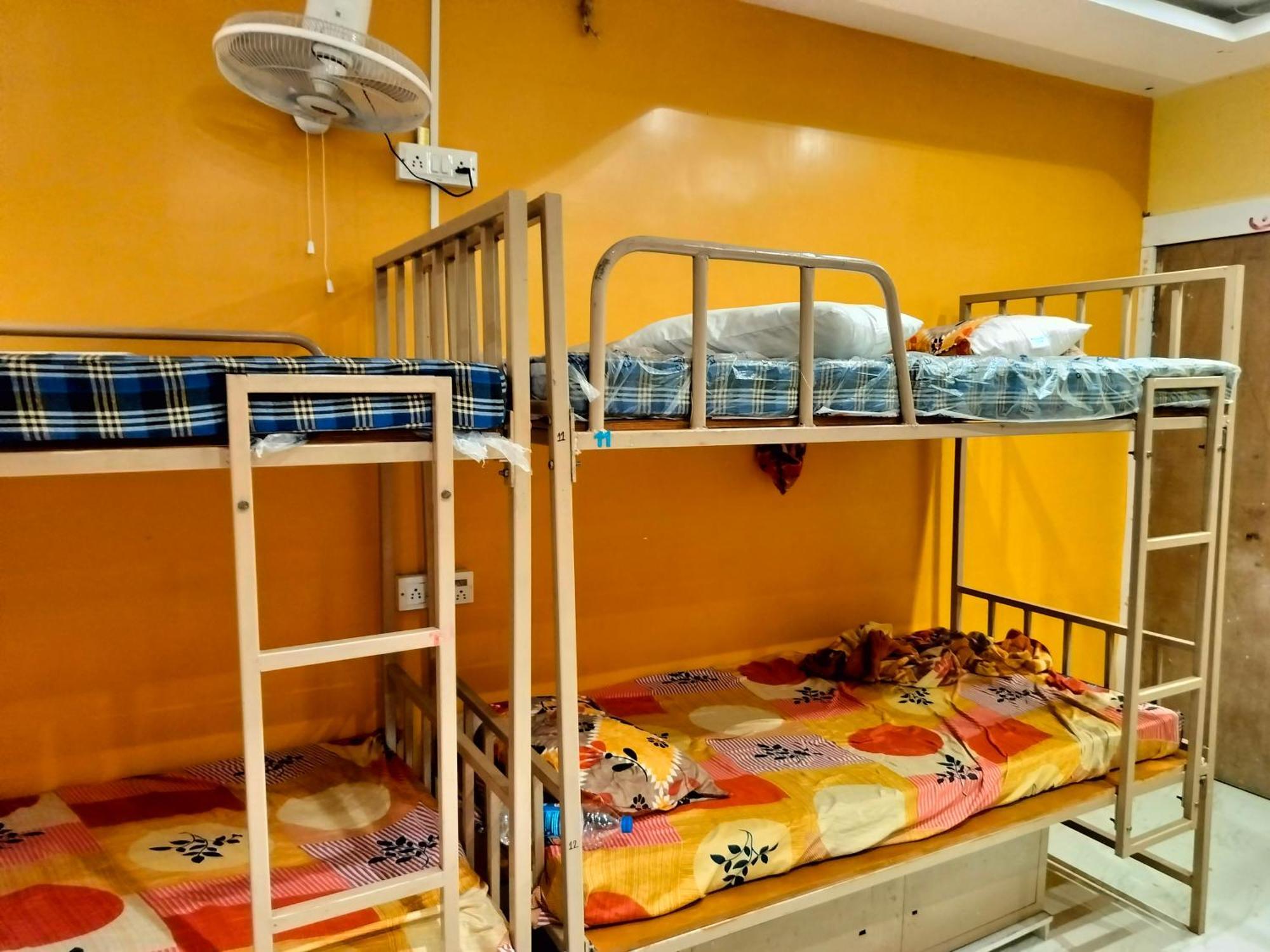 Sri Durga Jatri Nibasa Hostel Brahmapur ภายนอก รูปภาพ