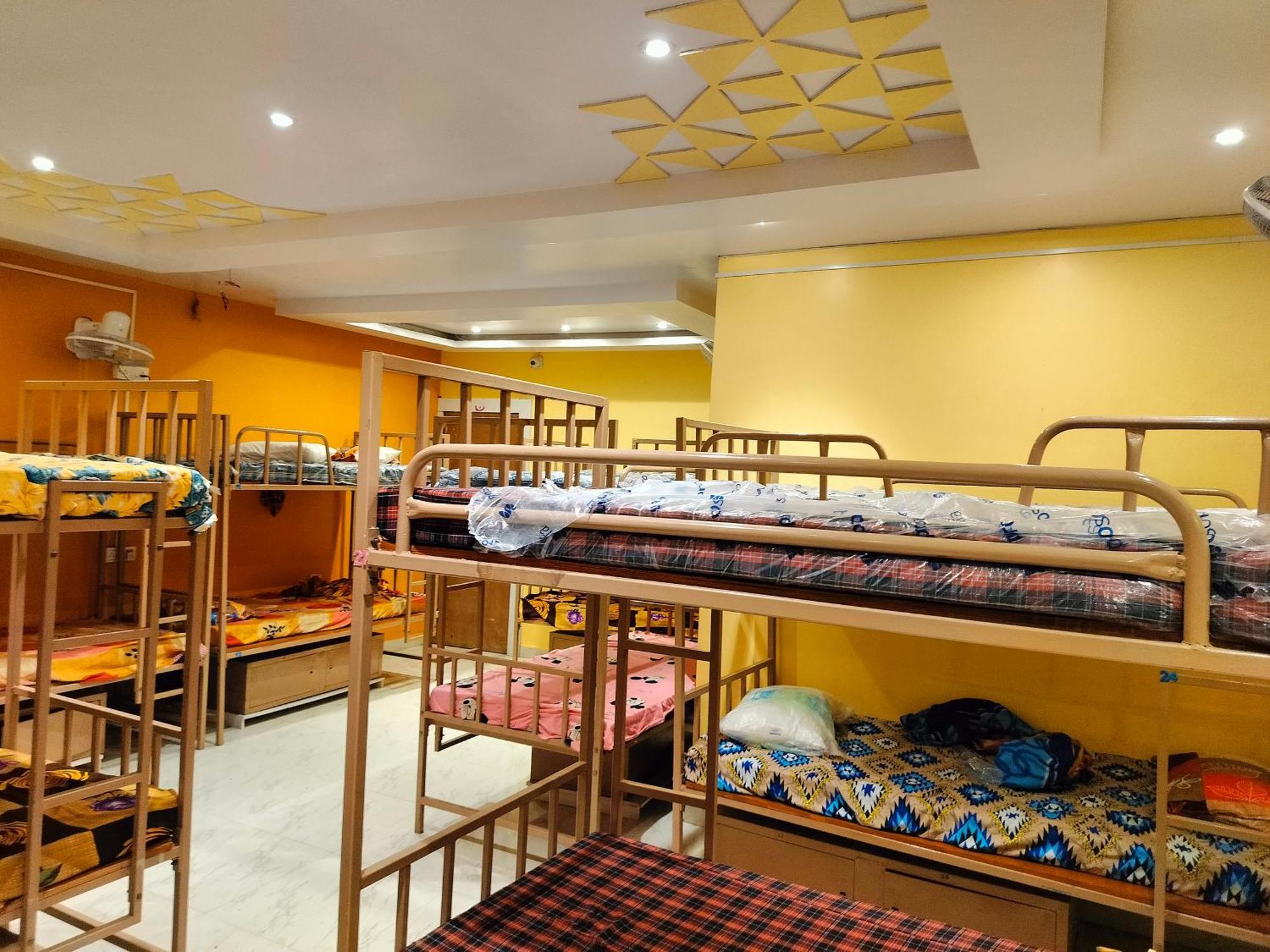 Sri Durga Jatri Nibasa Hostel Brahmapur ภายนอก รูปภาพ