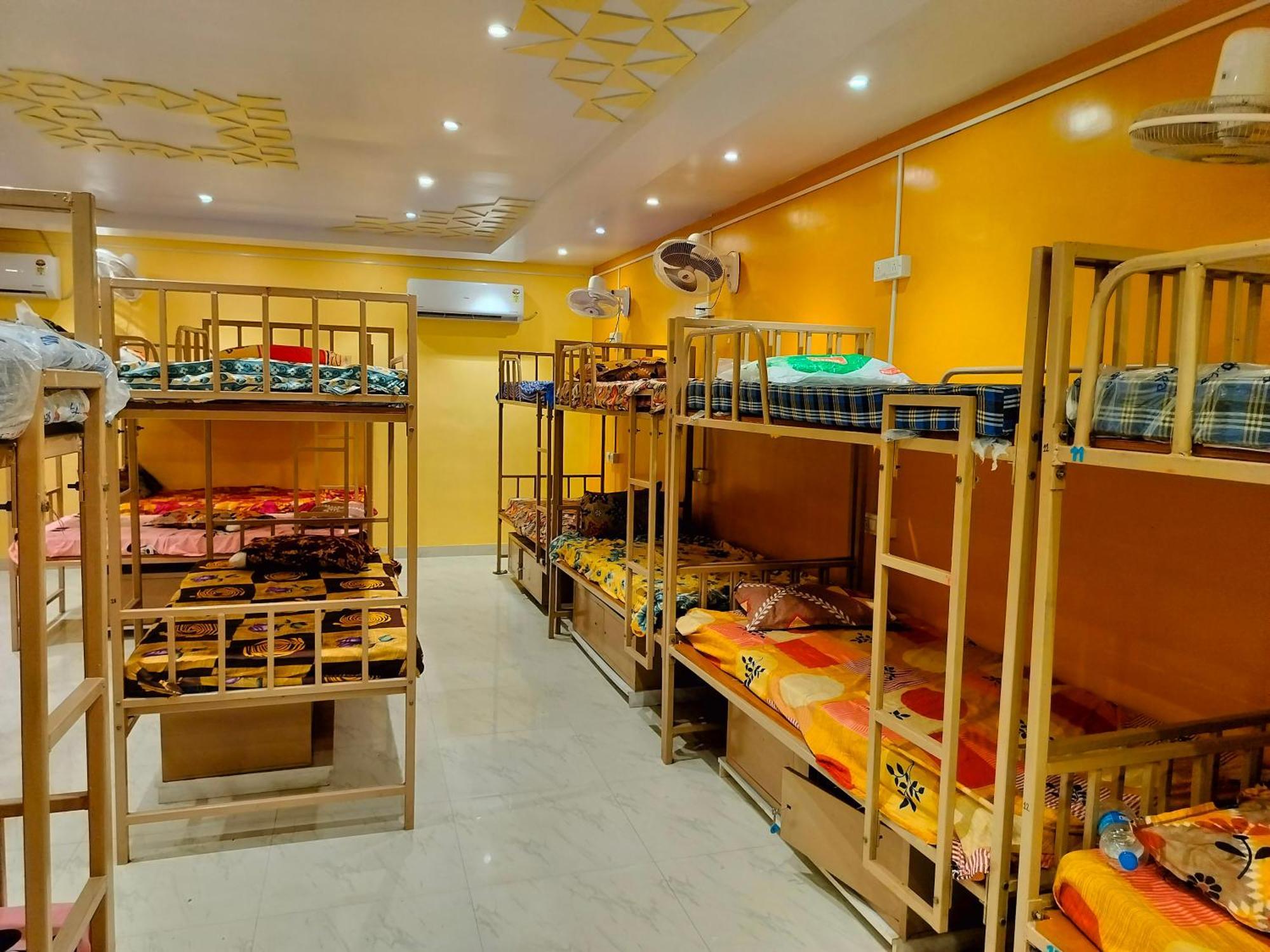 Sri Durga Jatri Nibasa Hostel Brahmapur ภายนอก รูปภาพ